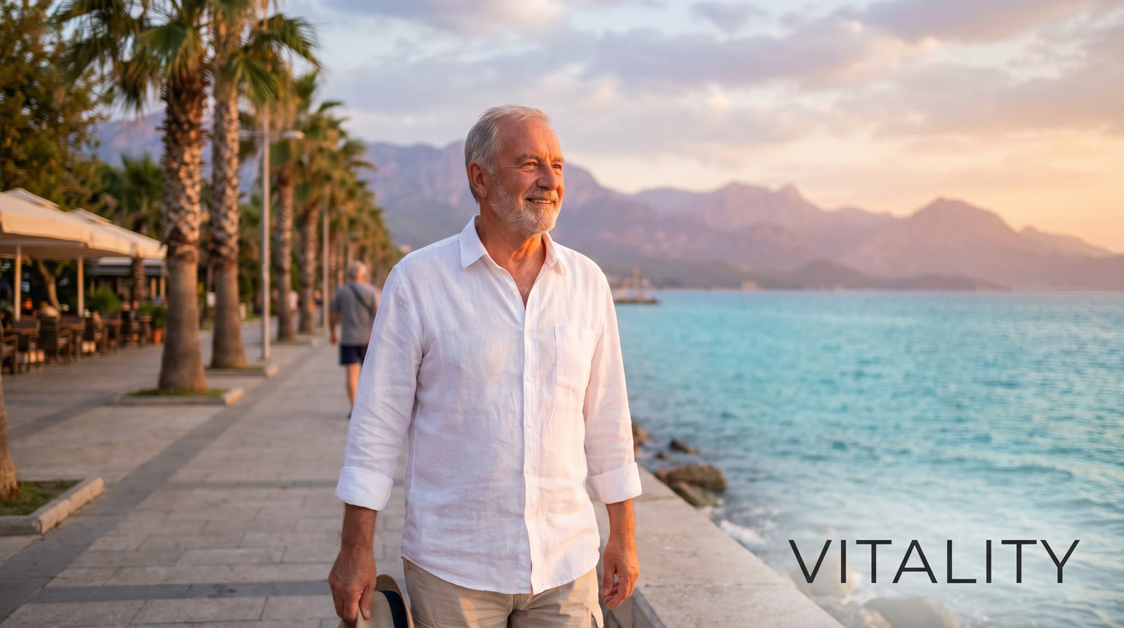 Ameliyat sonrası iyileşen hasta — Antalya sahilinde